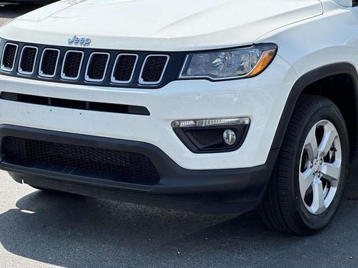 White Clearcoat 2019 Jeep Compass Latitude