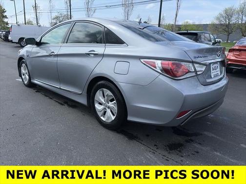 2015 Hyundai SONATA Hybrid Base