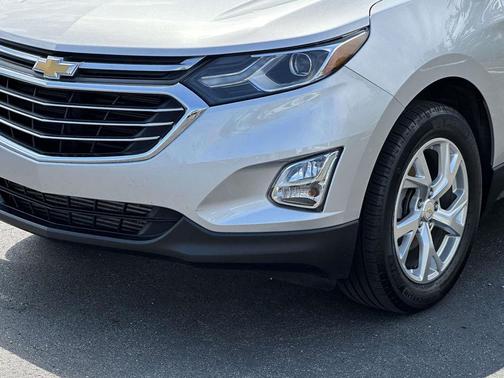 Silver Ice Metallic 2019 Chevrolet Equinox Premier