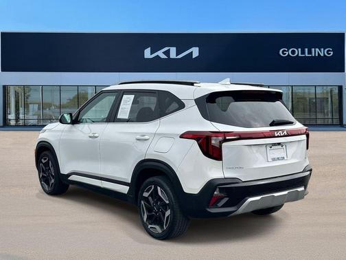 Clear White/Black Roof 2023 Kia Seltos S
