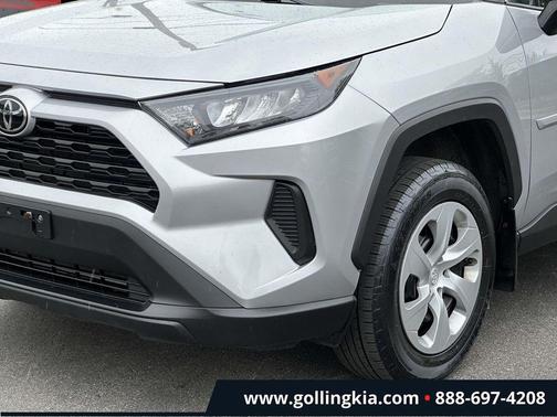 Silver Sky Metallic 2022 Toyota RAV4 LE