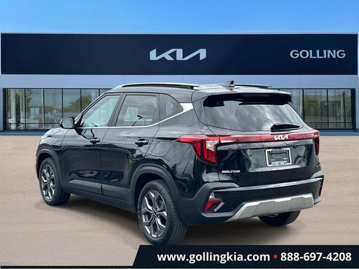 Fusion Black 2024 Kia Seltos S