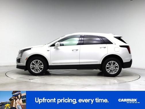 White 2023 Cadillac XT5 Luxury