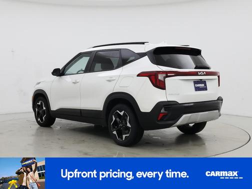 White 2025 Kia Seltos S