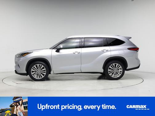 Silver 2022 Toyota Highlander Platinum