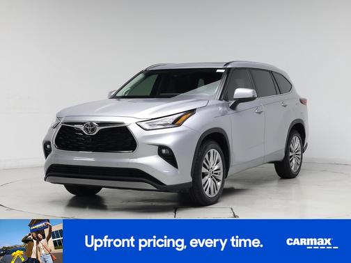 Silver 2022 Toyota Highlander Platinum