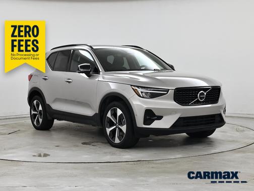 Silver 2025 Volvo XC40 B5 Plus Dark Theme