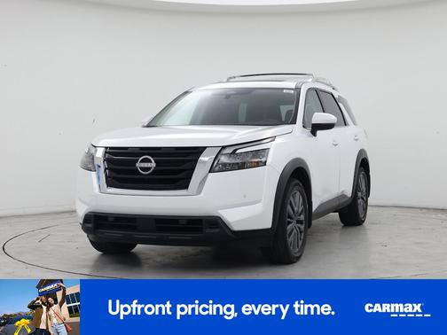 White 2025 Nissan Pathfinder SL