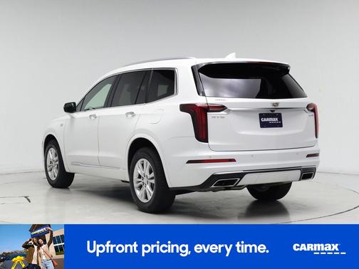 White 2024 Cadillac XT6 Luxury