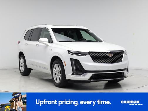 White 2024 Cadillac XT6 Luxury