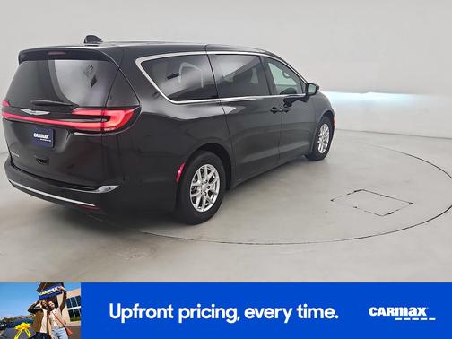 Black 2025 Chrysler Pacifica Select