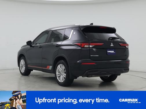 Black 2024 Mitsubishi Outlander ES
