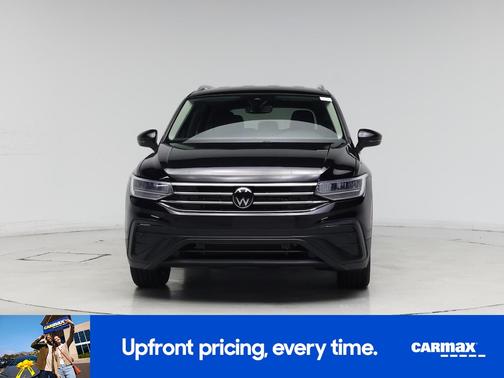 Black 2023 Volkswagen Tiguan SE
