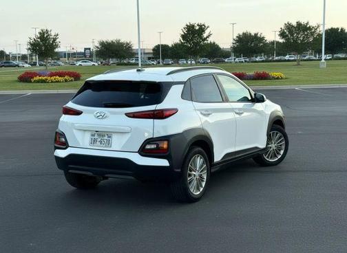 2021 Hyundai KONA SEL