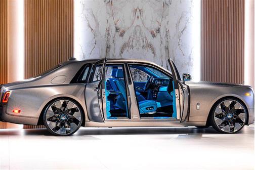 2025 Rolls-Royce Phantom 