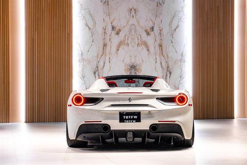Bianco Avus 2019 Ferrari 488 Spider Base