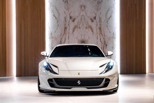 2018 Ferrari 812 Superfast Base