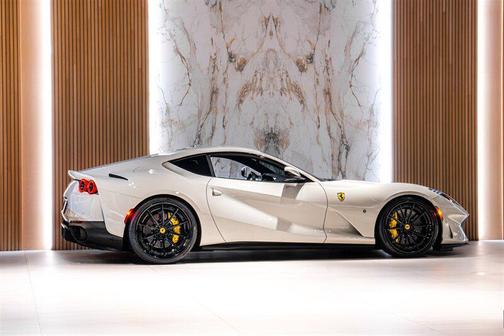 2018 Ferrari 812 Superfast Base