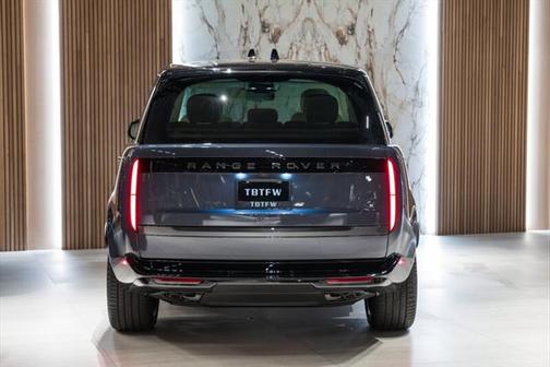 2024 Land Rover Range Rover P530 SE