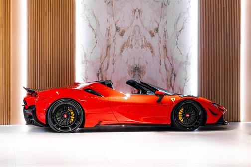 2022 Ferrari SF90 Spider 
