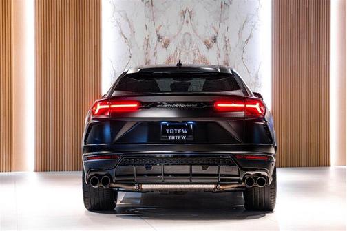 2022 Lamborghini Urus Graphite Capsule