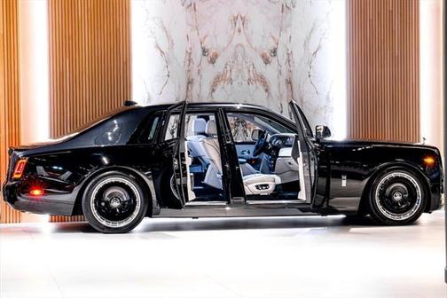 2024 Rolls-Royce Phantom Base