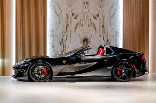 2021 Ferrari 812 GTS