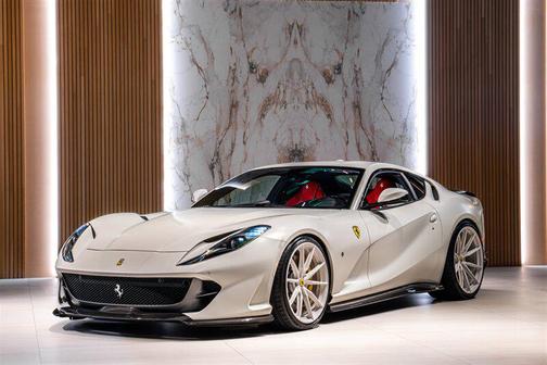 2019 Ferrari 812 Superfast Base