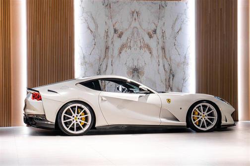 2019 Ferrari 812 Superfast Base