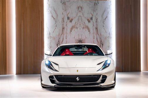 2019 Ferrari 812 Superfast Base