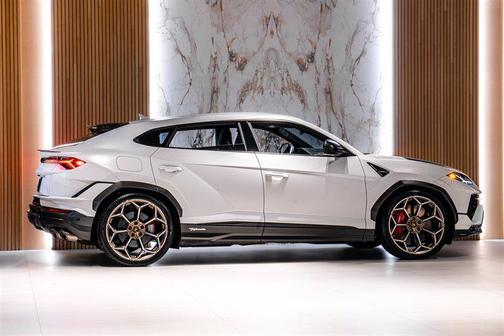 2023 Lamborghini Urus Performante
