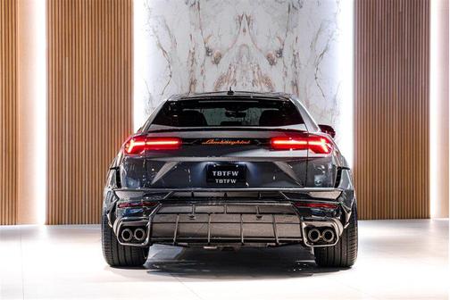 2023 Lamborghini Urus Performante