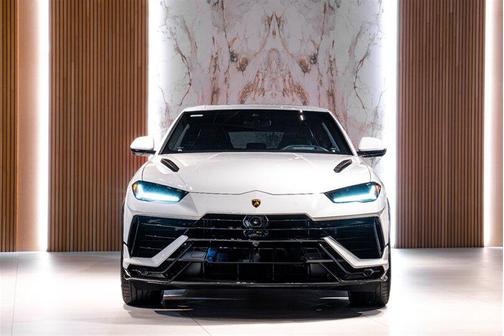 2023 Lamborghini Urus Performante