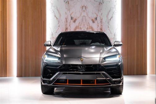2022 Lamborghini Urus 