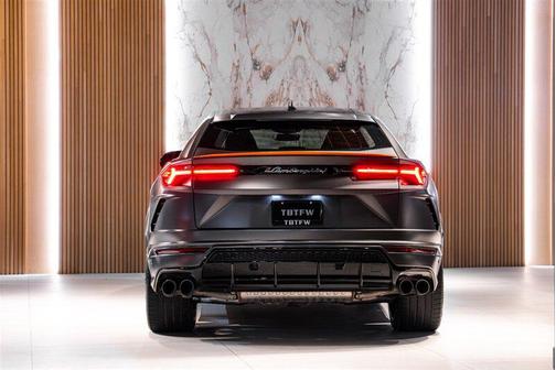 2022 Lamborghini Urus 