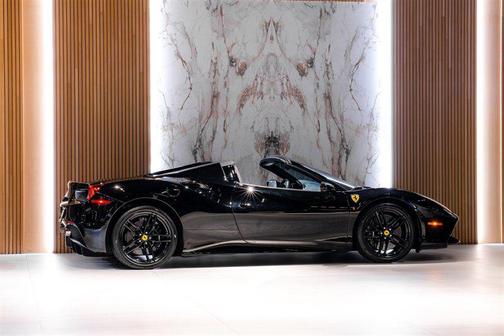 Nero DS 1250 2018 Ferrari 488 Spider Base