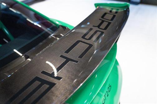 Signal Green 2018 Porsche 911 GT2 RS