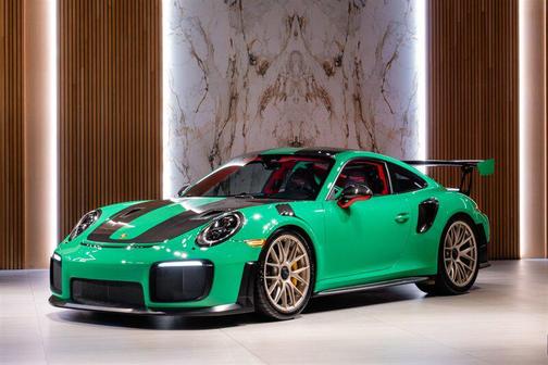 Signal Green 2018 Porsche 911 GT2 RS
