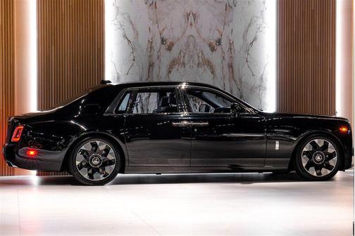 2024 Rolls-Royce Phantom 