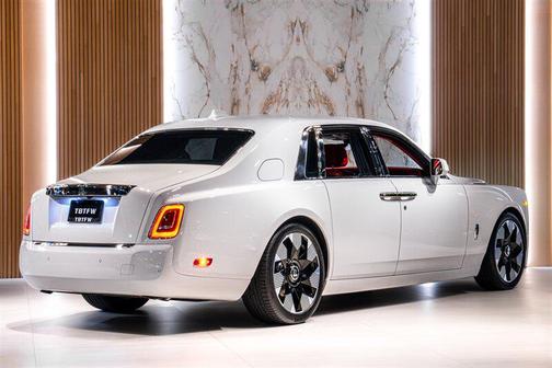 2024 Rolls-Royce Phantom 