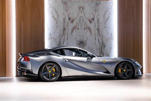 2019 Ferrari 812 Superfast Base