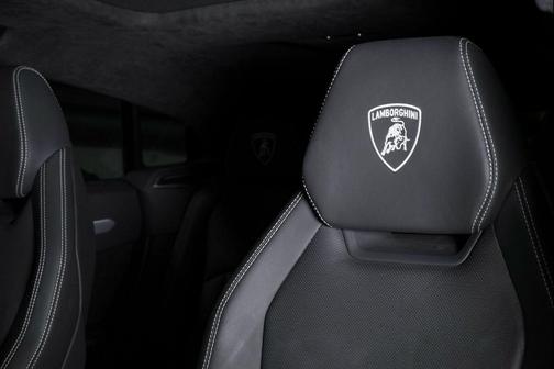 2023 Lamborghini Urus S