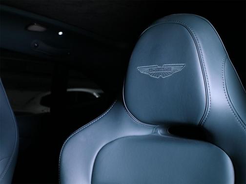 2025 Aston Martin DBX 707