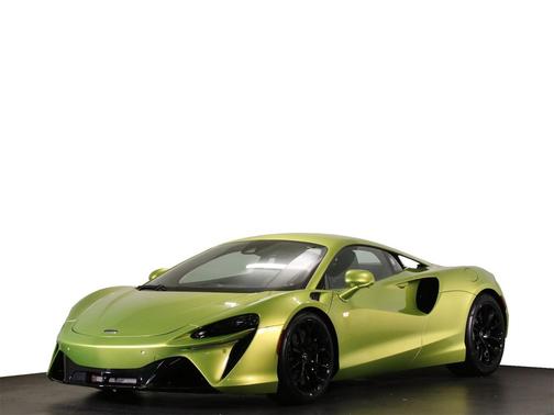 2023 McLaren Artura