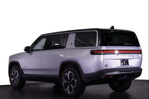 2024 Rivian R1S Adventure