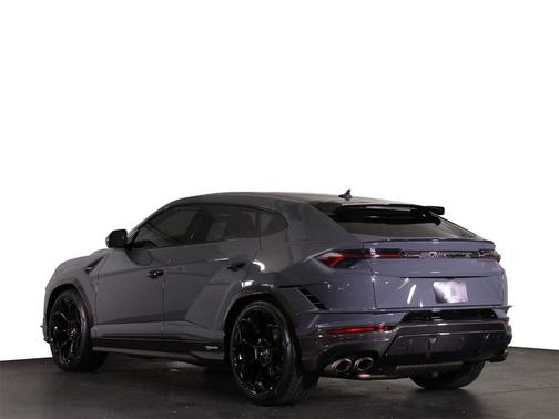 2024 Lamborghini Urus Performante