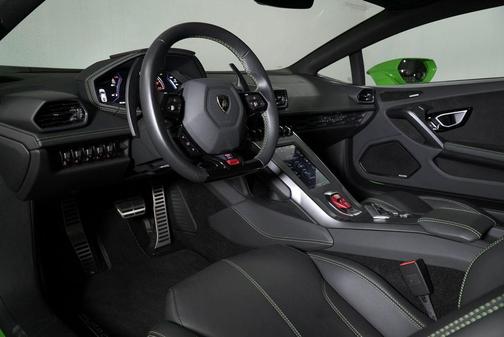 2022 Lamborghini Huracan EVO Coupe RWD