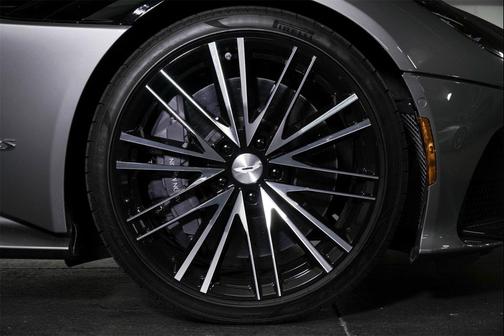 2020 Aston Martin DBS Superleggera