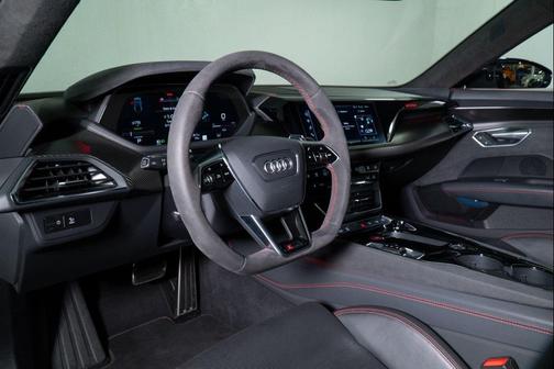 Kemora Gray Metallic 2022 Audi RS e-tron GT quattro