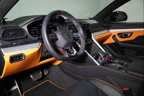 2023 Lamborghini Urus S